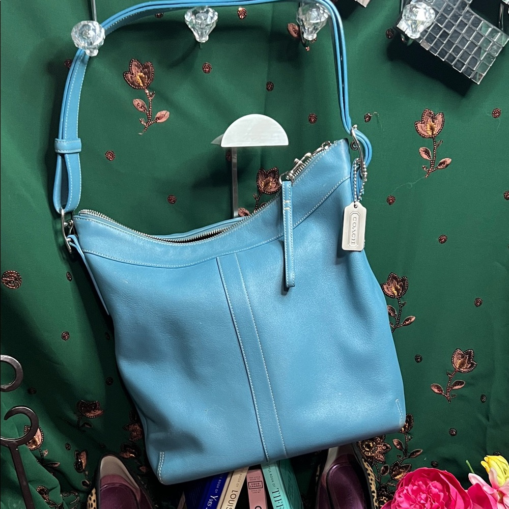 Coach 2005 Vintage Legacy Gallery Slim Duffle shoulder bag in blue leather.